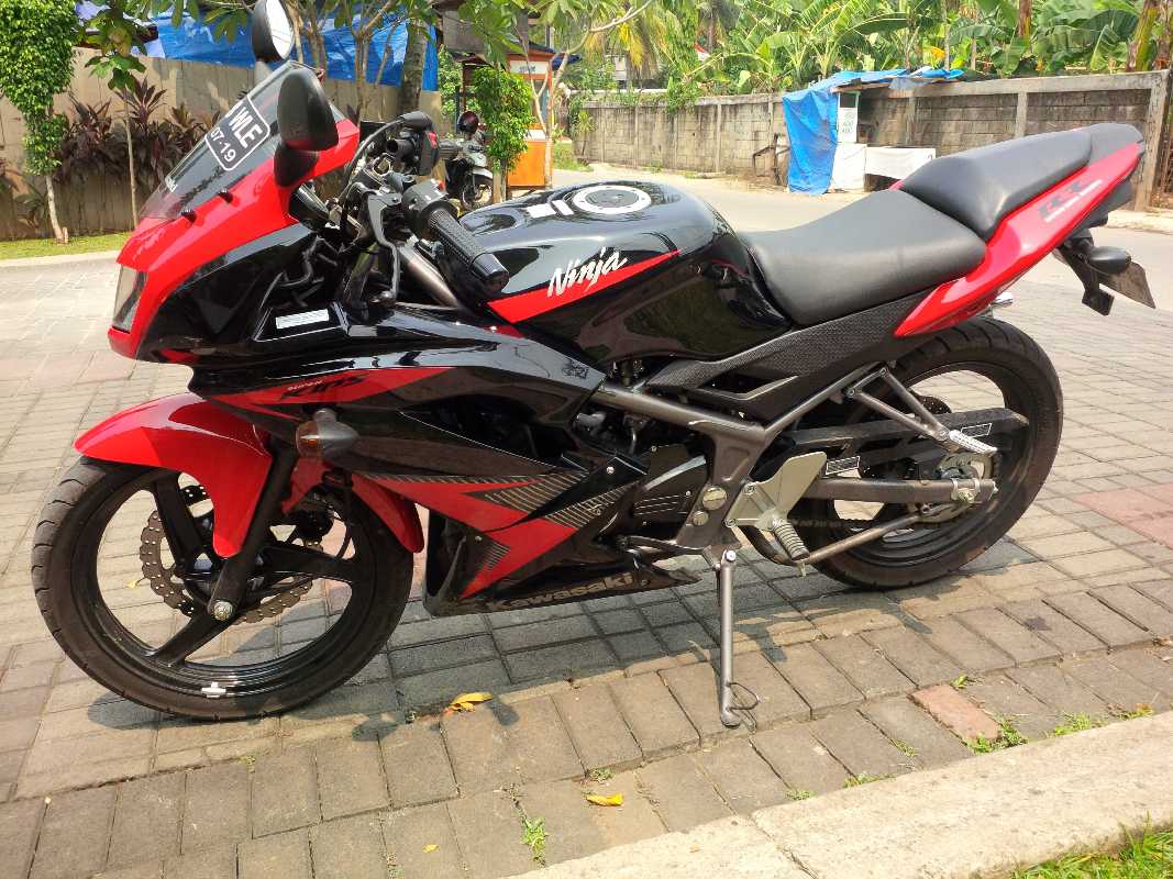  ninja  rr hitam  merah 2014 ANUGERAH MOTOR 